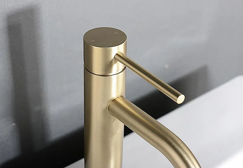 Robinet mitigeur de lavabo monotrou — inox, 6 finitions