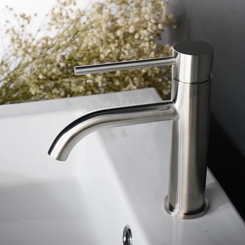 Robinet mitigeur de lavabo monotrou — inox, 6 finitions